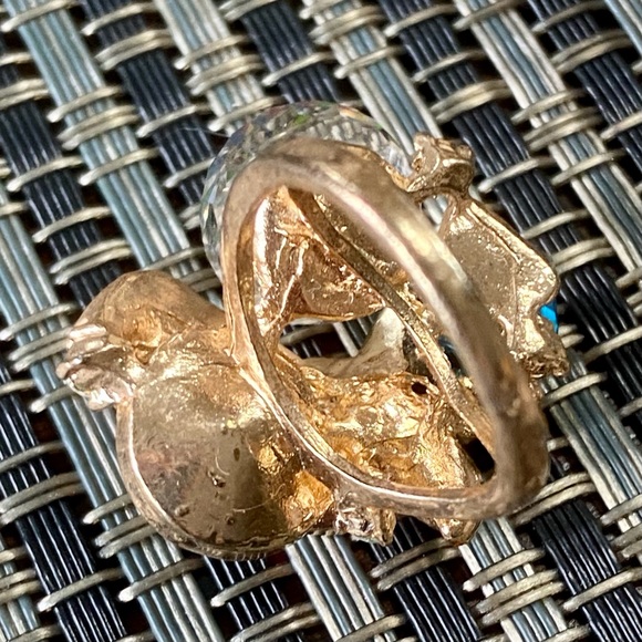 Beautiful Vintage Cluster Flower Ring with Blue and Clear Crystals (size 6.5) - Picture 7 of 13